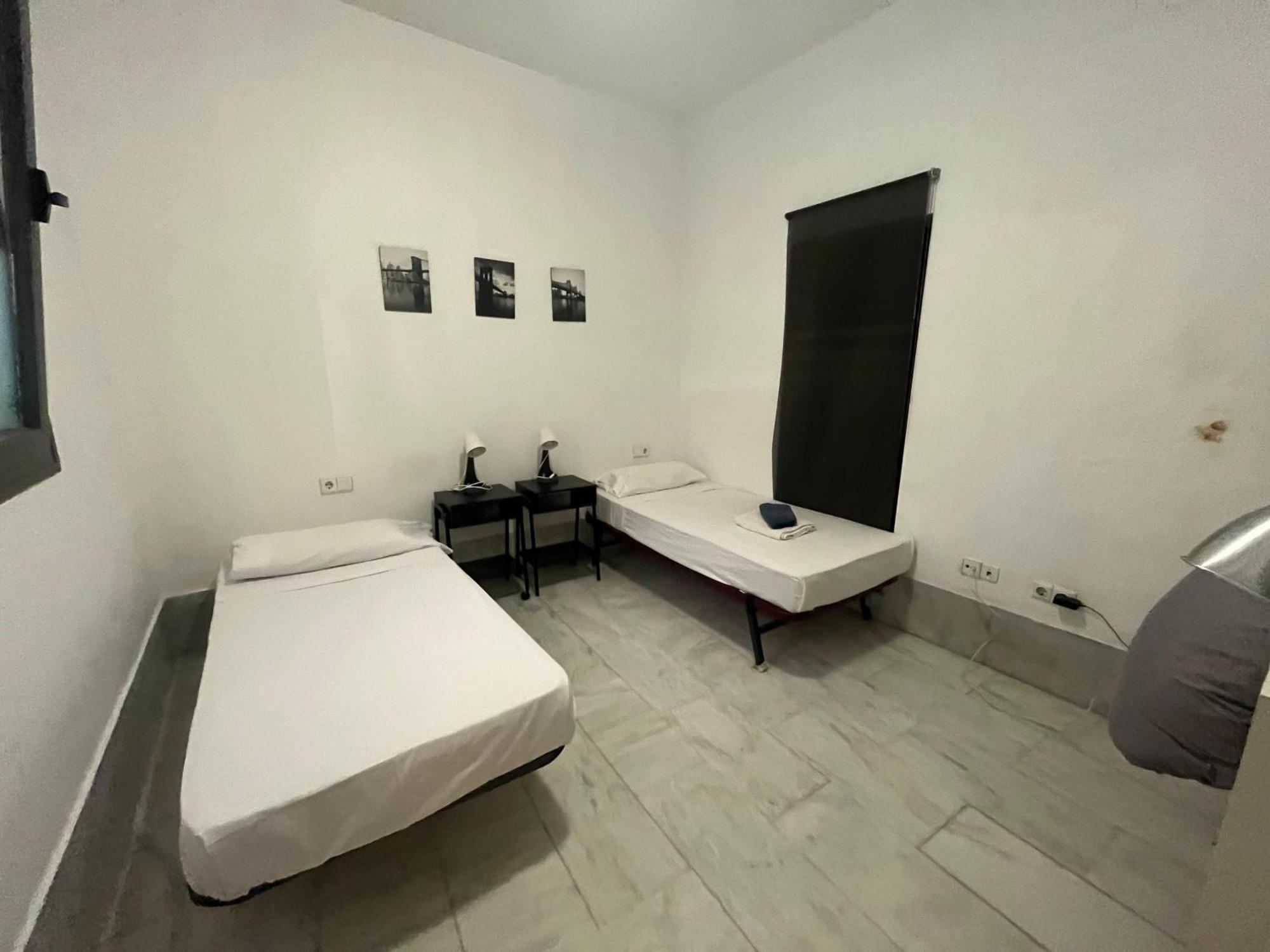 Center Veronica Confort Seville Exterior photo